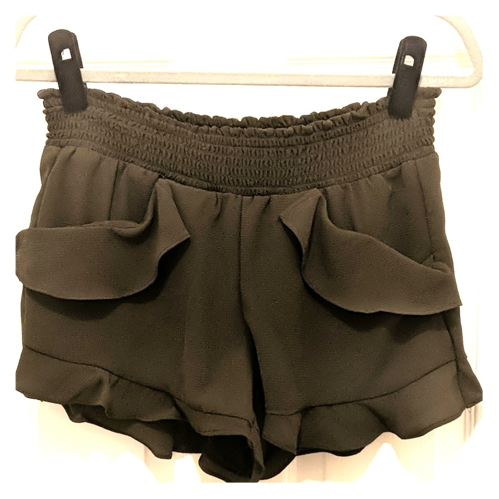 JOLT RUFFLE SHORTS - Picture 2 of 7